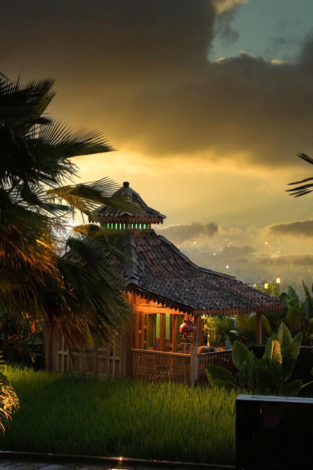 Abhayagiri - Sumberwatu Heritage Resort Randugunting Exterior foto