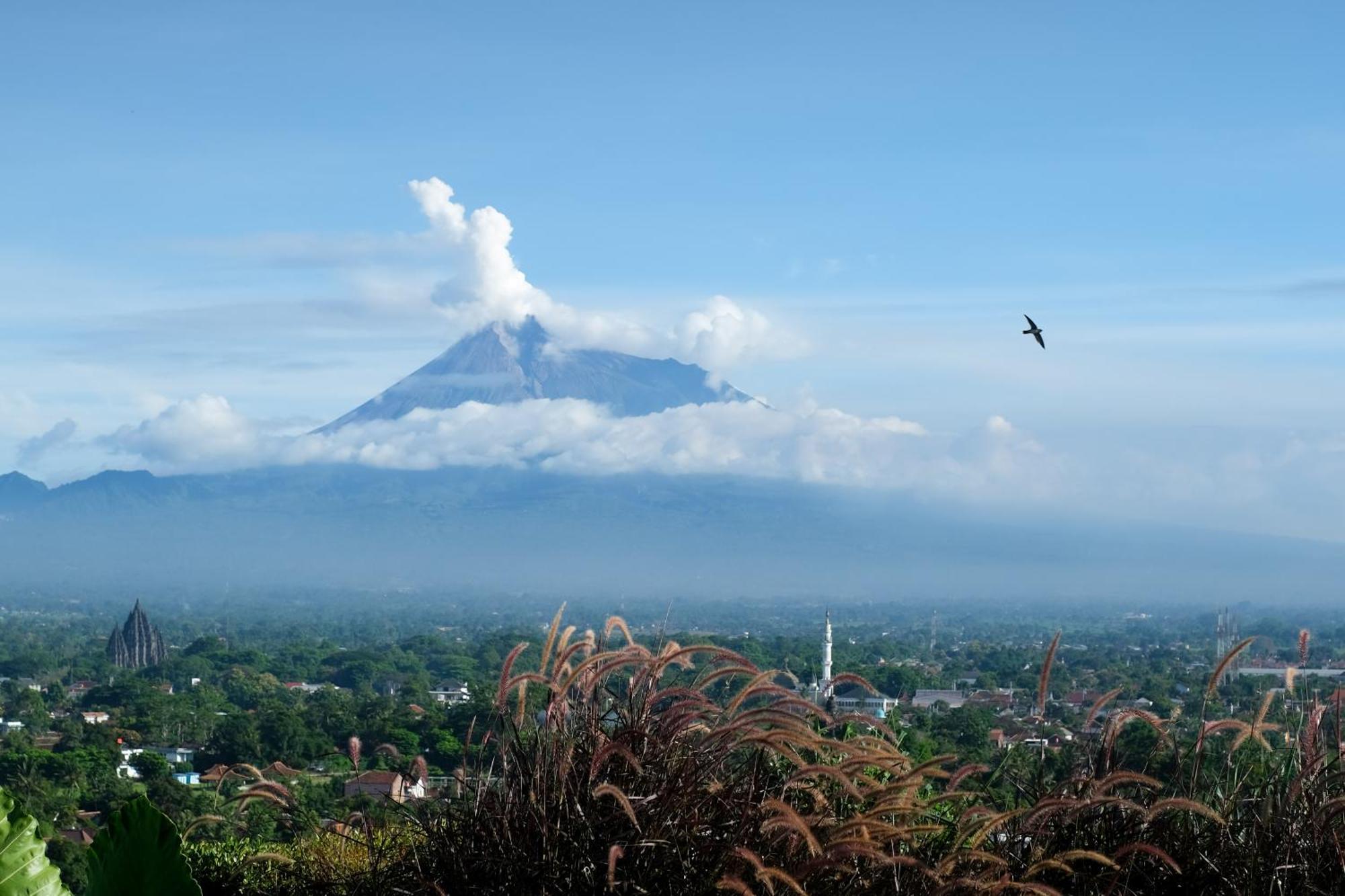 Abhayagiri - Sumberwatu Heritage Resort Randugunting Exterior foto